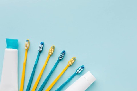 Tooth brushes tooth paste