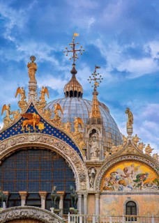 Details. Main entrance decorations