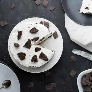 Top view oreo cake arrangement