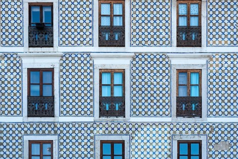 Facade with painted tiles