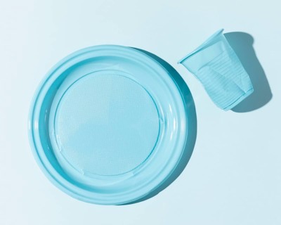 Plastic crushed cup plate