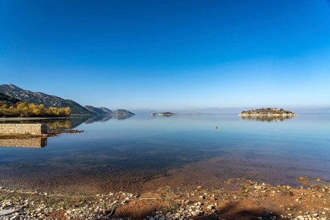 Lake Scutari near the village of Donji Murici