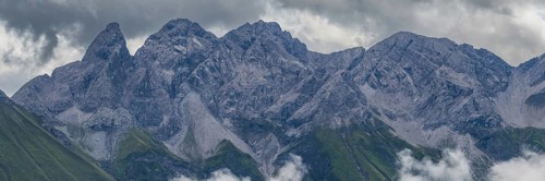 Mountain panorama with Trettachspitze