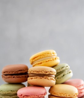 Front view pile sweet macarons