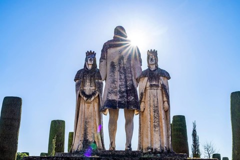 Statues of Queen Isabella