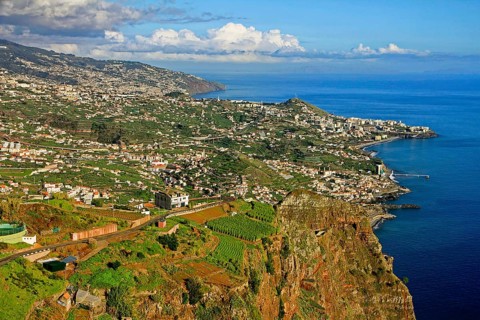 Blich vom Cabo Girao 589 m auf Camara de Lobos