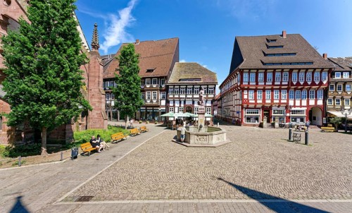 Market square with Eulenspiegel fountain