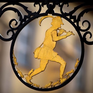 Nose sign at the Pied Piper's House