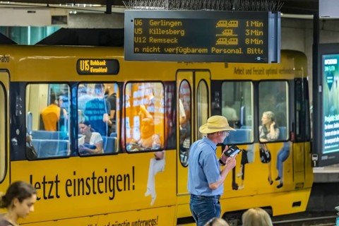 Lack of staff at the transport company. Due to unavailable staff: Stuttgart's light rail system repeatedly experiences unexpected cancellations of journeys. Display board at the Charlottenplatz stop o...