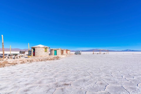 800 sq km salt desert Salinas Grandes