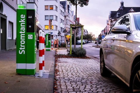 Illegal parking at a charging station and parking spaces for e-cars in Duesseldorf