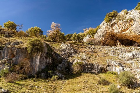 Landscape along the hiking trail of the Rio Bailon near Zuheros
