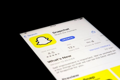 Detailed view of a smartphone with Snapchat app in the iPhone App Store