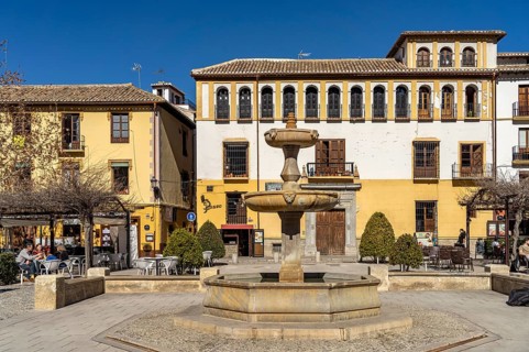 The Fuente del Paseo de los Tristes fountain in Granada