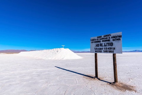 800 sq km salt desert Salinas Grandes
