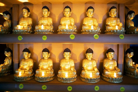 Buddha figures at Baekyangsa Temple