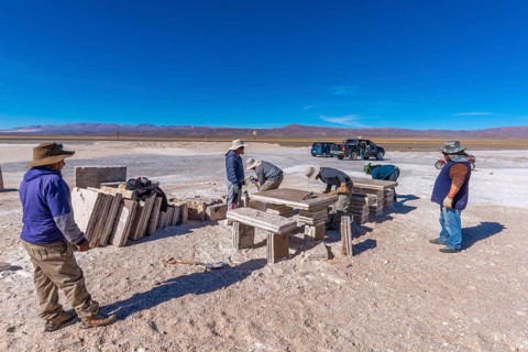 800 sq km salt desert Salinas Grandes