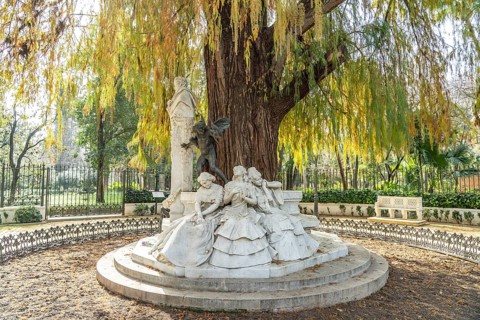 Monument to the poet Gustavo Adolfo Becquer in Maria Luisa Park