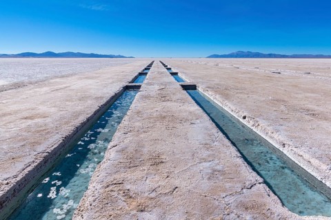 800 sq km salt desert Salinas Grandes
