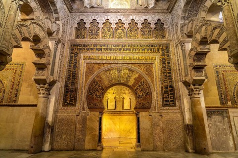 Artfully decorated mihrab in the interior of the Mezquita