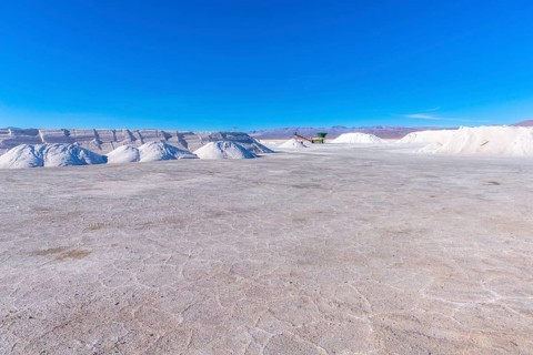 800 sq km salt desert Salinas Grandes