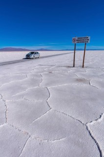 800 sq km salt desert Salinas Grandes