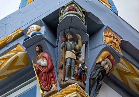 Wood carving on the facade