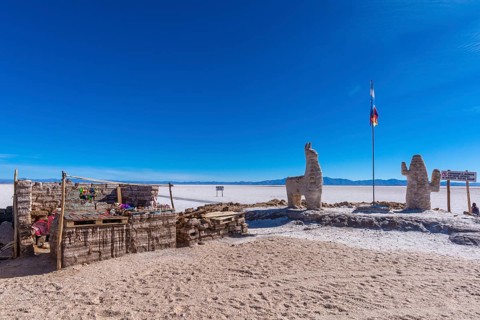 800 sq km salt desert Salinas Grandes