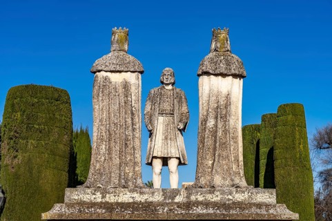 Statues of Queen Isabella