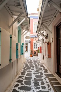 Alleys with shops in the alleys of Parikia