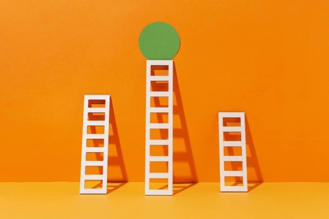 Ladders arrangement with circle