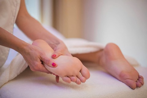 Anonymous masseur client