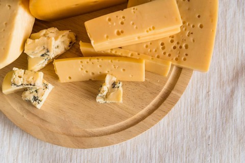 Set fresh cheese wood cutting board