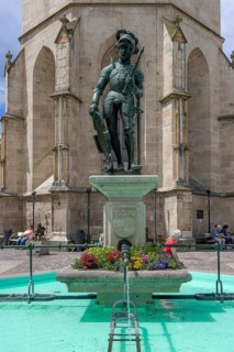 The market fountain in front of the Protestant town church