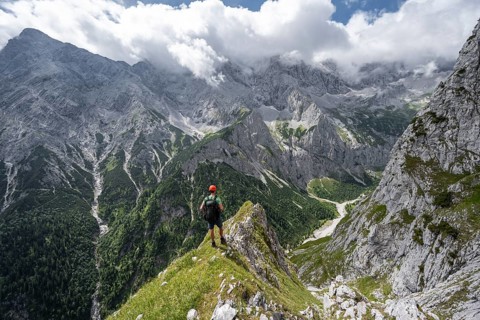 Climbers in steep terrain on the way to Waxenstein