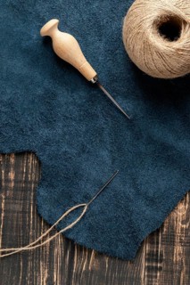 Flat lay fabric thread arrangement