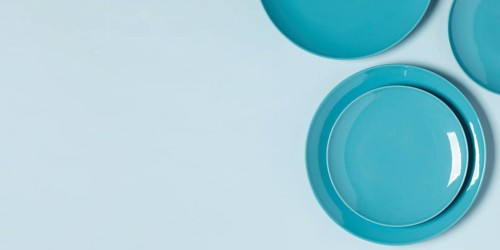 Flat lay blue plates arrangement with copy space