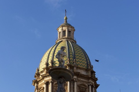 Upper part of the fountain