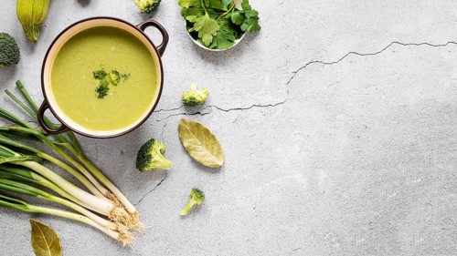 Broccoli soup copy space top view