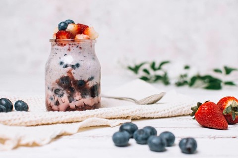 Refreshing strawberry blueberry smoothie
