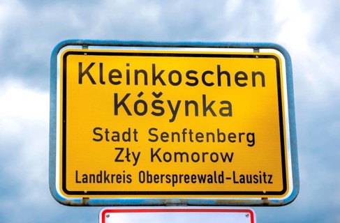 Place-name sign at the Senftenberg district of Kleinkoschen