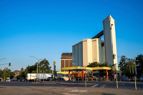 Cement handling plant in Westhafen