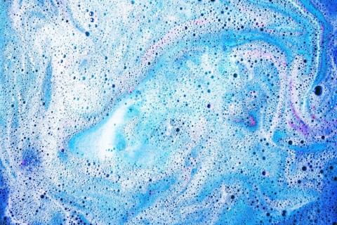 Blue white dissolve bath bomb water