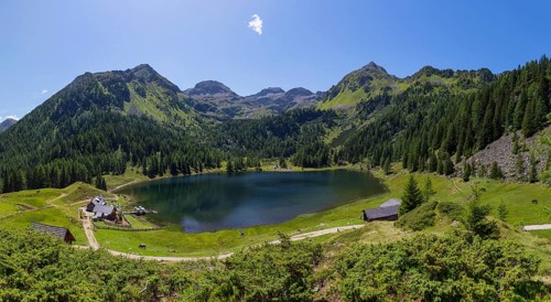 Fahrlechhuette with Duisitzkarsee