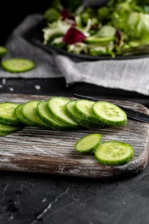 Salad arrangement with sliced cucumber