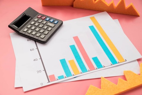 Statistic graphic with calculator