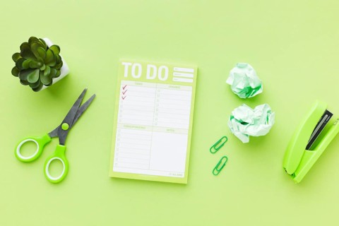 List green stationery