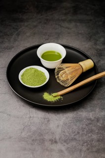 Matcha tea cup bamboo whisk plate