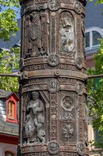 Detail of the nail column on Liebfrauenplatz