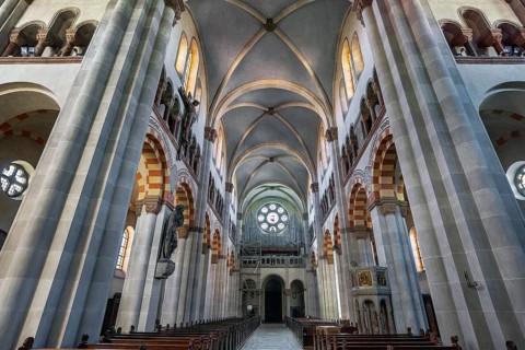 Nave with organ loft